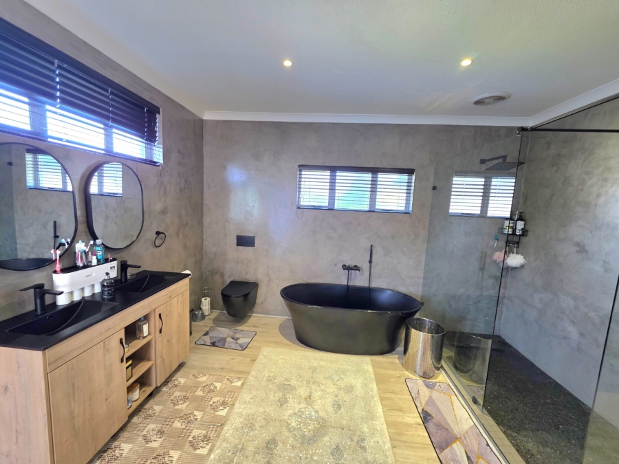 4 Bedroom Property for Sale in Panorama Free State
